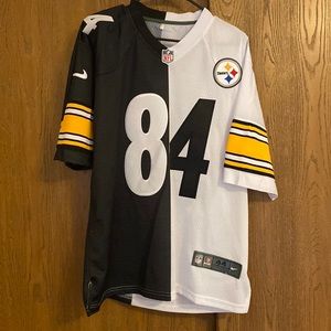 Brown jersey NOT AUTHENTIC. Great condition.